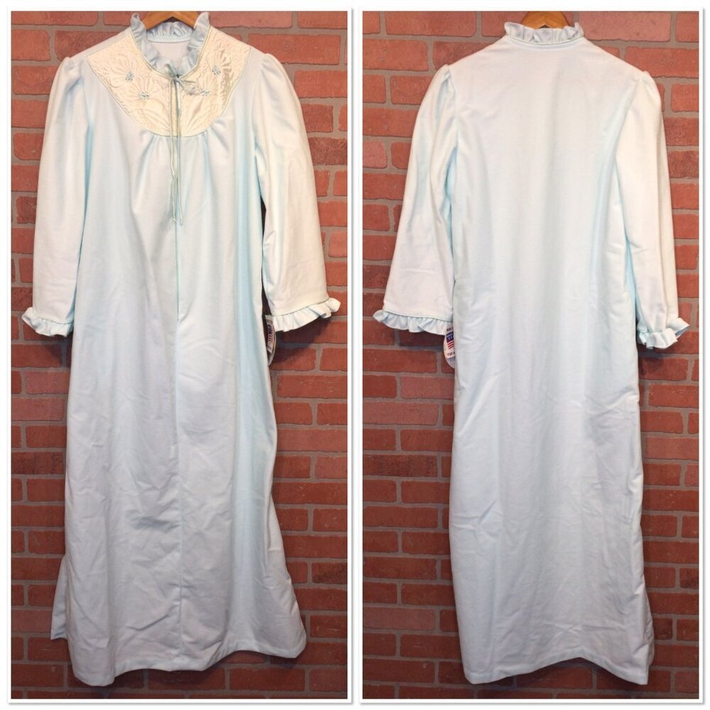 NWT Vintage Movie Star Womens Blue Embroidered Nightgown Robe Girlhood Size M